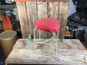 lot 244 image: Vintage Cute Unusual Ice Cream Parlor Chair