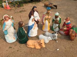 lot 245 image: 11pcs Blow Mold Nativity Set