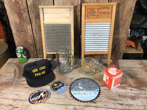 lot 250 image: Misc Collectable Items