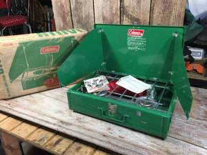 lot 256 image: Vintage 1975 Coleman Gas Stove - Like New