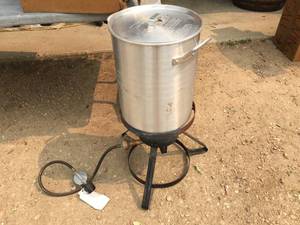 lot 267 image: Propane Deep FryerCooker