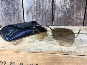 lot 280 image: Authentic Ray Ban Aviator Sunglasses