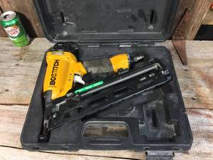 lot 284 image: Bostitch Industrial Finish Nailer with Case