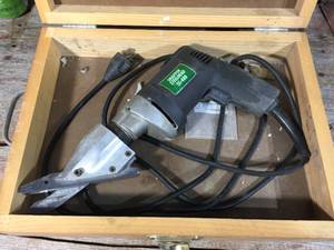 lot 285 image: PacTool Snapper Shear SS-400 Contractor Grade Tool