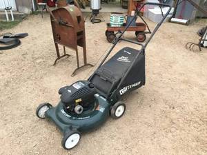 lot 286 image: Craftsman 4.5hp Push Mower - Starts 1st Pull