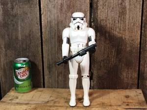 lot 6 image: Vintage Star Wars 1978 Stormtrooper 12 Figure
