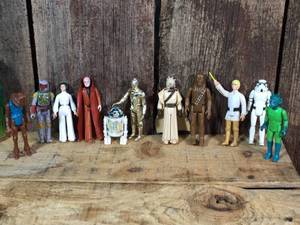 lot 9 image: 11 Original Star Wars 1970s Action Figures