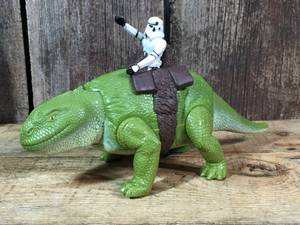 lot 10 image: Vintage 1979 Star Wars Dewback Figure