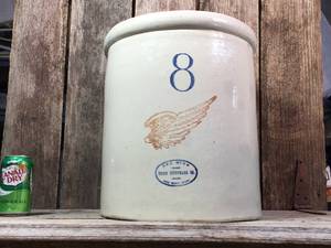 lot 28 image: Stunning 8 Gallon Red Wing Crock