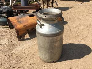 lot 31 image: Superior Vintage Cream Can