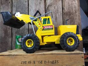 lot 38 image: Tonka Mighty Diesel Loader
