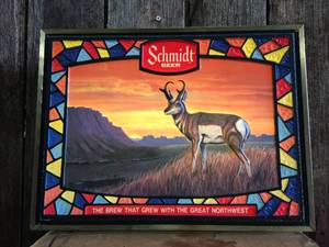 lot 16 image: Vintage Schmidt Beer Light Up Sign - Works