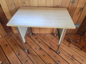 lot 137 image: Compact Students Desk