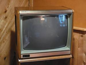 lot 51 image: Awesome Mid-Century Vintage Television Set by Zenith