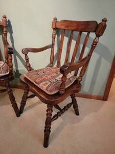 lot 50 image: Classic Carved Windsor Chairs