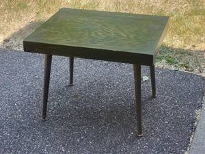 lot 41 image: Awesome Green Mid-Century Vintage Side Table
