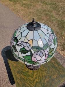 lot 11 image: Art Nouveau Stain Glass Lamp