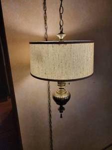 lot 10A image: Vintage Stiffel Brass Swag Lamp