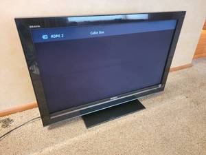 lot 49 image: Sony 40 LCD TV