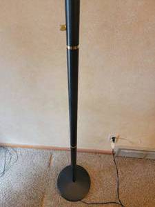 lot 33A image: Modern Torchiere Floor Lamp