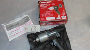 lot 18 image: Husky H4440 - 12 Impact Wrench - 450 ft-lbs Model # H4440 UPC Code # 722470354178