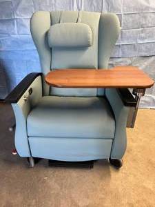 WOW MSRP $8000 LUXURY COMFORT &amp STYLE Nemschoff Serenity 3 Geri Chair Recliner With Oversized Swing Over Table, Slide Out Foot Rest &amp Switch On Heat With The Press Of A Button - Great Working Condition