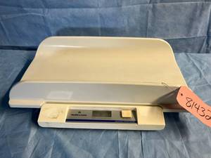 MSRP $400 Healthometer Digital Pediatric Infant Baby Weighing Scale - Good Working Condition Needs A Little Clean Up