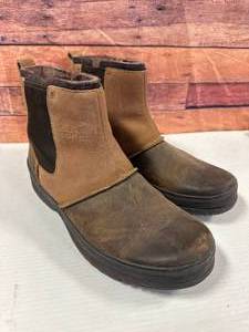 lot 15 image: Mens Sorel Boots Size 11