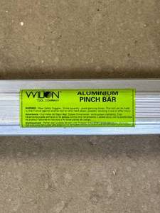 lot 33 image: New Wilton Aluminum Pinch Point Bar $89 retail
