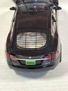 lot 35 image: Tesla Model S Model 6 Inch Long