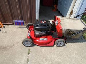 lot 113 image: Toro GTS personal pace super recycler with bag. Tested & works. As shown.