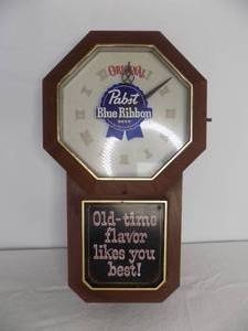 lot 1 image: Vintage Pabst Blue Ribbon Beer Light Clock