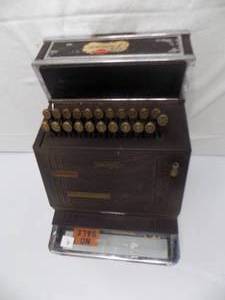 lot 9 image: Vintage National Cash Register Co