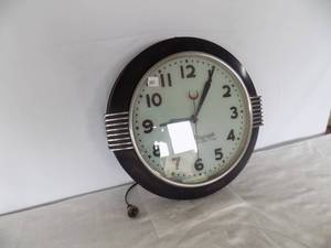 lot 101 image: 20 14 Vintage Postal Telegraph Clock