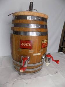 lot 154 image: Richardson Root Beer Barrel