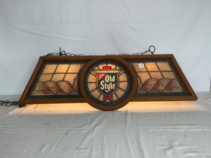 lot 41 image: Lit Old Style Pool Table Light