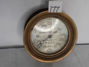 lot 177 image: 5 34 Vintage Brass Gauge