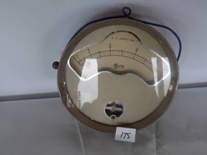 lot 175 image: Vintage 8 12 A.C, Ammeter Victor