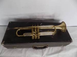 lot 205 image: Used Trumpet with case