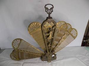 lot 209 image: Antique Metal Fireplace screen