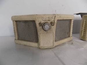 lot 211 image: Vintage Drive in Speaker