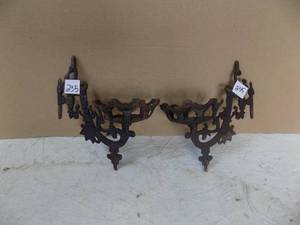 lot 235 image: 2- Antique Oil Lamp Brackets