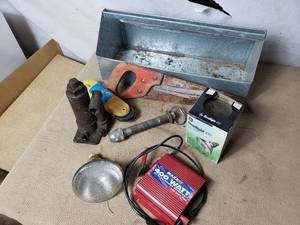 400 Watt Inverter, Bottle Jack, Light Bulbs, Tool Tray