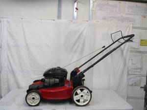 lot 1 image: Toro Push Lawn Mower 190CC