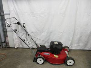 lot 12 image: Toro 450 Push Lawn Mower