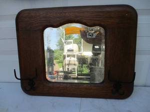 lot 20 image: Vintage Wall Mirror Hat Coat Rack