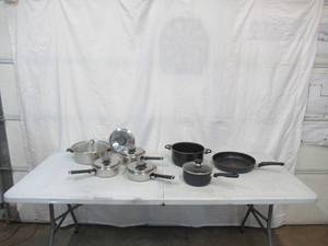 lot 45 image: Large Lot of pots and Pans