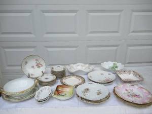 lot 55 image: Miscellanous Vintage Dinnerware pieces