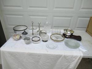 lot 57 image: Miscellanous Vintage Glassware