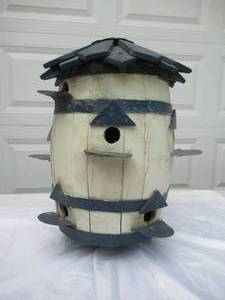 lot 58 image: Vintage Folk Art Bird House.